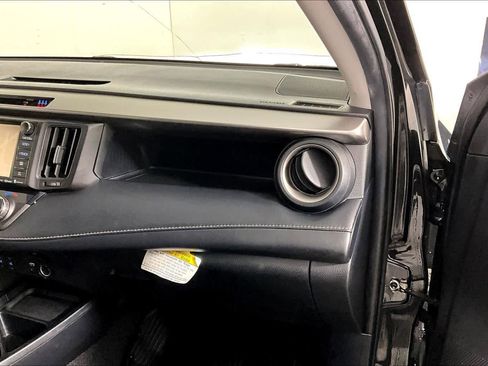 Used 2018 Toyota RAV4 Limited image 17