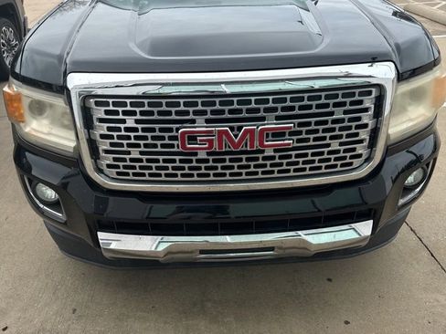 Used 2018 GMC Canyon Denali image 3