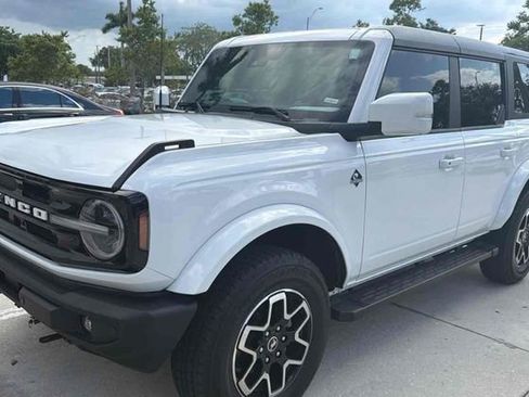Certified 2024 Ford Bronco Outer Banks AWD/4WD image 1