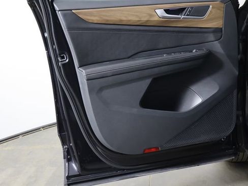 Used 2026 Volkswagen Atlas SE FWD image 19