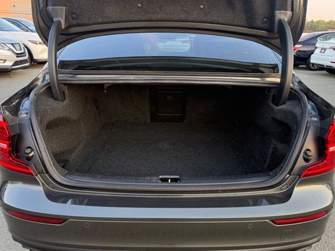 Used 2020 Volvo S60 T5 Momentum image 10