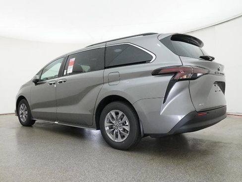 New 2026 Toyota Sienna XLE FWD image 51