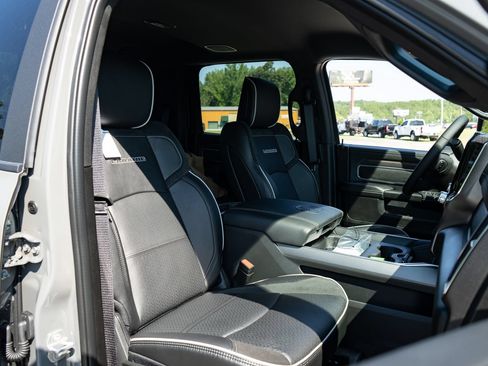 New 2026 RAM 4500 4x4 Crew Cab DRW w/ Laramie Trim Package image 21