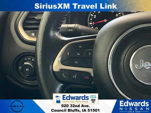 Used 2017 Jeep Renegade Limited AWD/4WD image 23