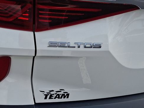 Used 2022 Kia Seltos SX AWD/4WD image 31