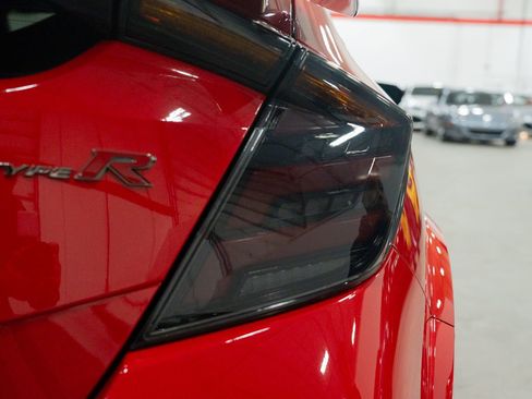 Used 2018 Honda Civic Type R image 15