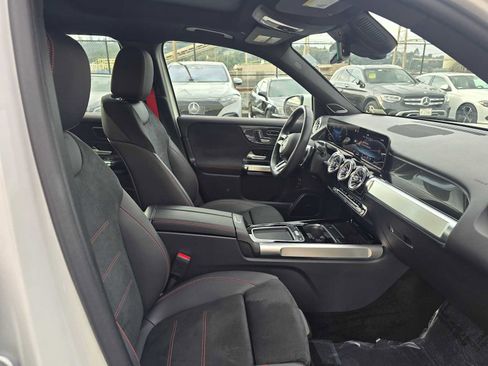 Used 2025 Mercedes-Benz GLB 35 AMG AMG GLB 35 image 12