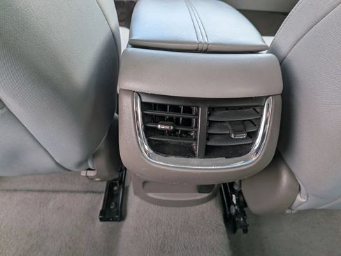 Used 2021 Chevrolet Malibu LT FWD image 36