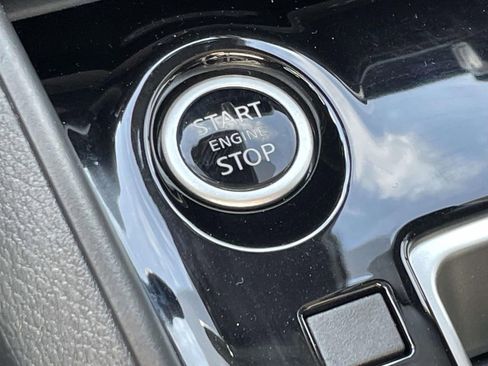 Used 2025 Nissan Versa SV w/ Trunk Package image 28