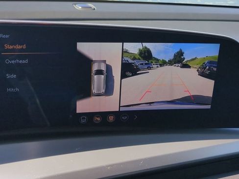 Used 2026 Cadillac Vistiq Sport image 11