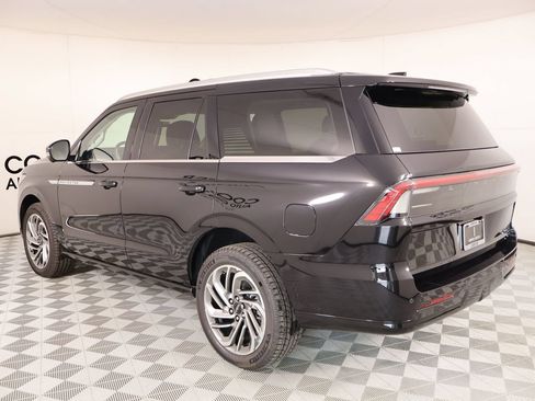 New 2025 Lincoln Navigator Reserve AWD/4WD image 25