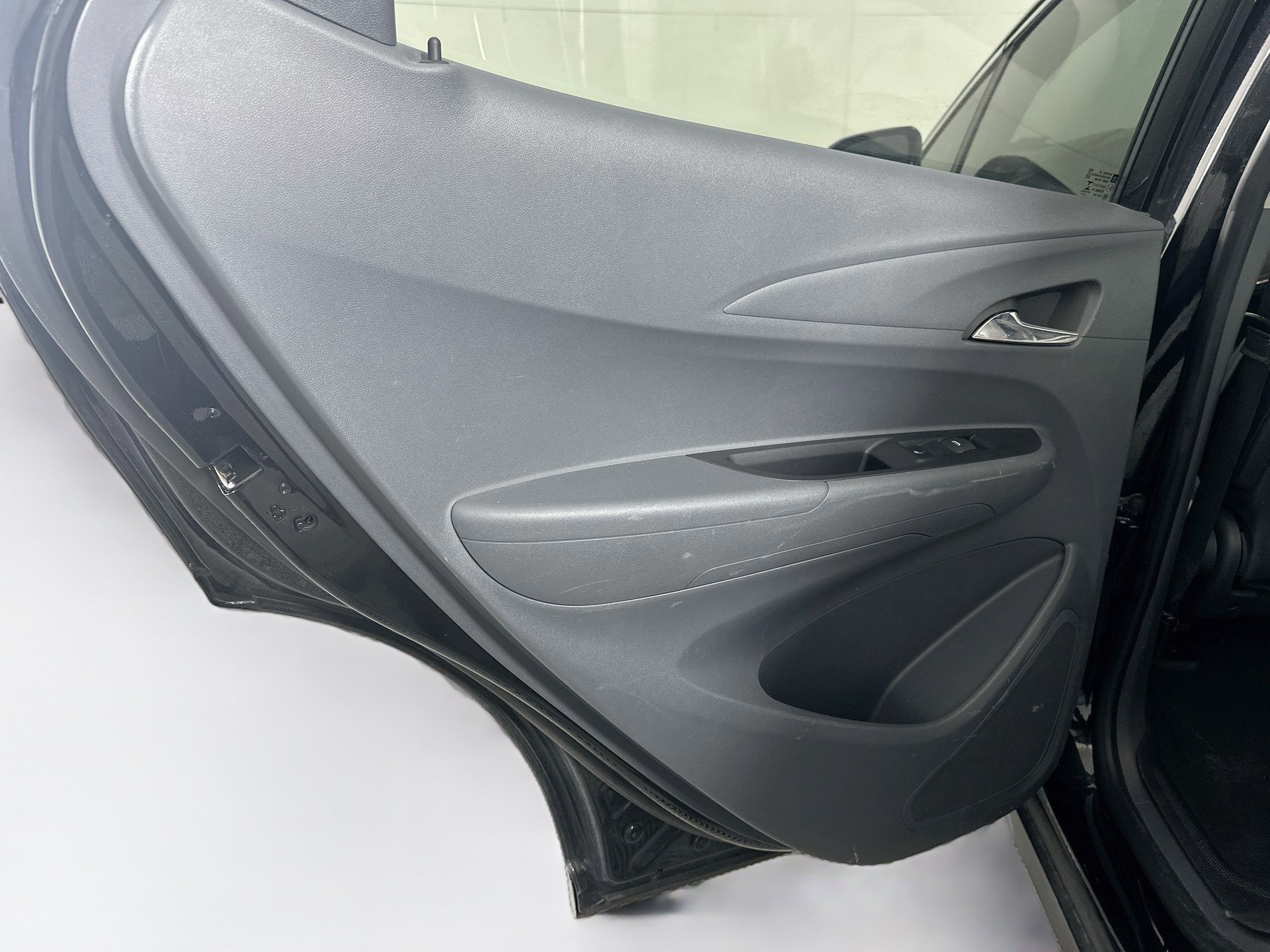 Used 2017 Chevrolet Bolt Premier w/ Driver Confidence II Package FWD image 27