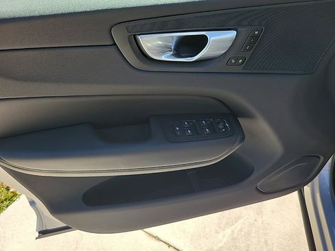 Used 2025 Volvo XC60 B5 Core image 14