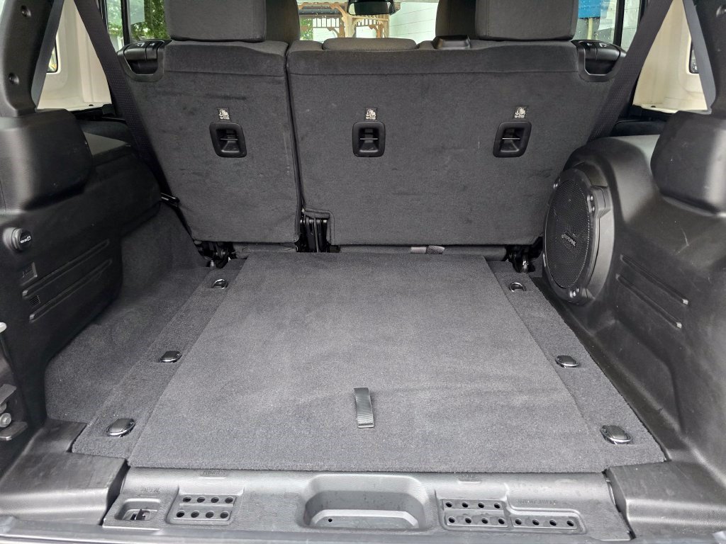 Used 2026 Jeep Wrangler Unlimited Sahara AWD/4WD image 14