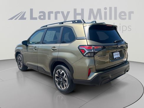 Certified 2025 Subaru Forester Premium AWD/4WD image 3