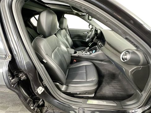 Used 2022 Alfa Romeo Giulia Ti image 29