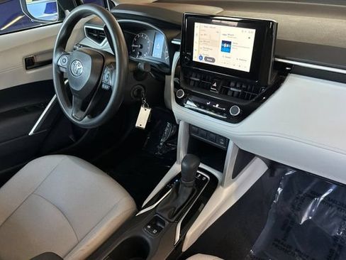 Used 2025 Toyota Corolla Cross L FWD image 16