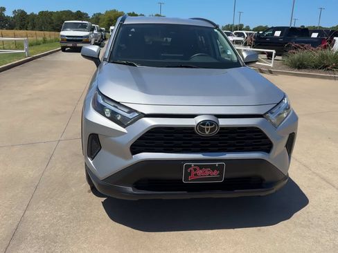Used 2025 Toyota RAV4 XLE FWD image 4