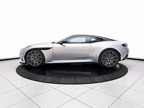 Used 2024 Aston Martin DB12 Coupe image 11