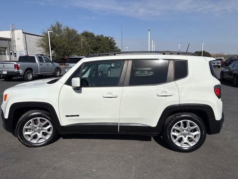 Used 2018 Jeep Renegade Latitude image 6
