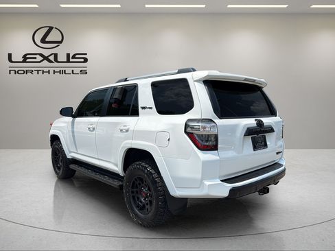 Used 2018 Toyota 4Runner TRD Off-Road AWD/4WD image 8