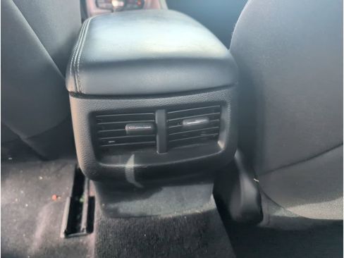 Used 2023 Dodge Challenger SXT w/ Blacktop Package image 32