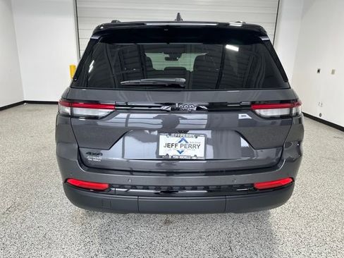 New 2025 Jeep Grand Cherokee Altitude image 25