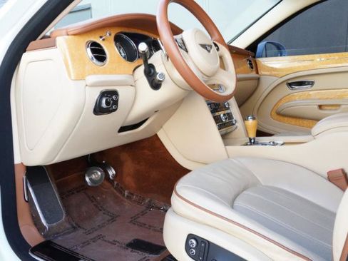 Used 2012 Bentley Mulsanne RWD image 4