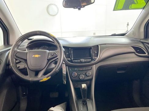 Used 2021 Chevrolet Trax LS AWD/4WD image 33