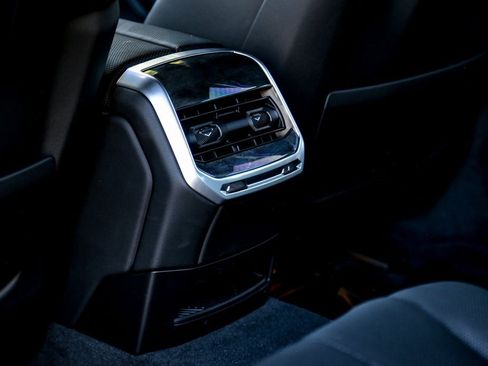 New 2025 BMW 760i xDrive w/ Executive Package image 30