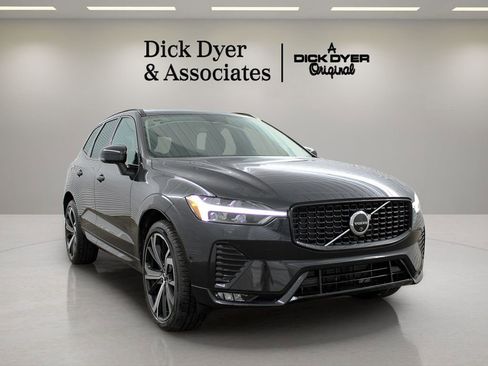 Certified 2025 Volvo XC60 B5 Ultra AWD/4WD image 2
