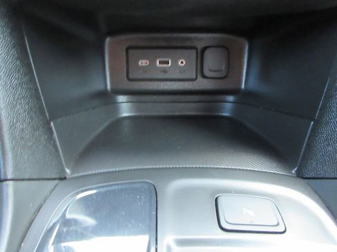 Used 2022 Chevrolet Equinox RS image 29