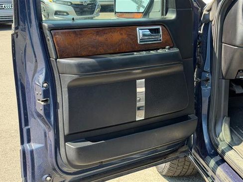 Used 2016 Lincoln Navigator L Select AWD/4WD image 19