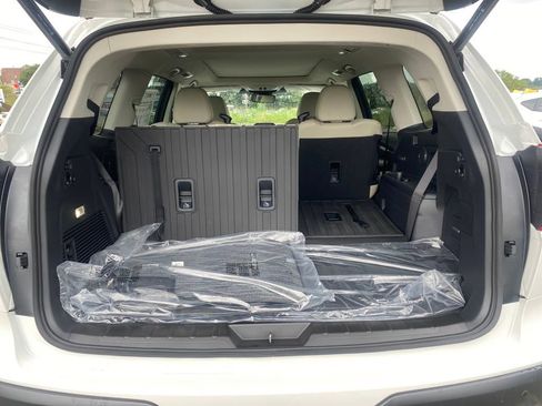 New 2025 Subaru Ascent Limited image 13