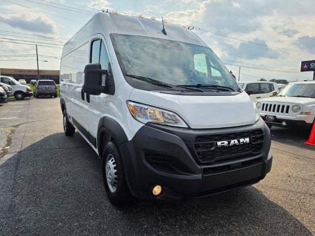 Used 2025 RAM ProMaster 2500 w/ Convenience Group FWD image 4