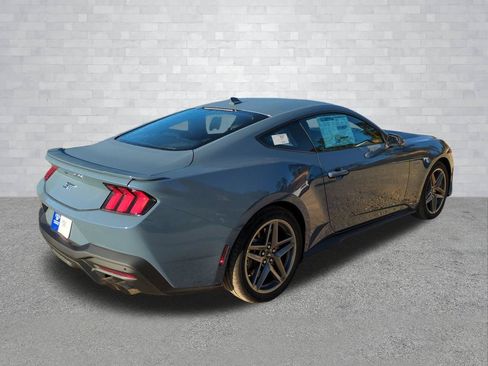 Used 2025 Ford Mustang GT Premium RWD image 5
