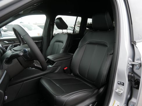 New 2025 Jeep Grand Cherokee Limited w/ Trailer Tow Package image 6