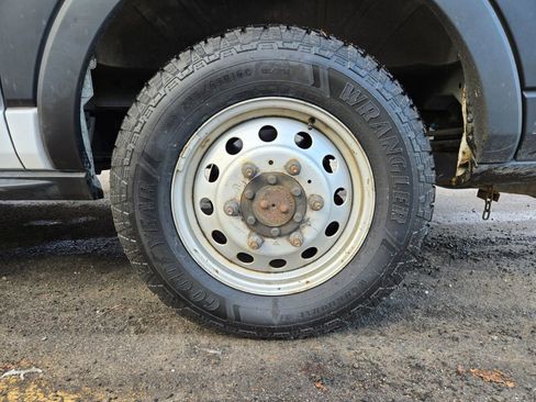 Used 2020 Ford Transit 250 Medium Roof AWD image 21