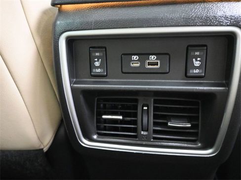 Used 2022 Nissan Murano SL w/ SL Moonroof Package image 16