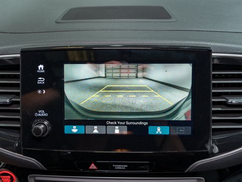 Used 2021 Honda Pilot Touring image 21