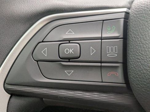 New 2025 Jeep Grand Cherokee Altitude image 14