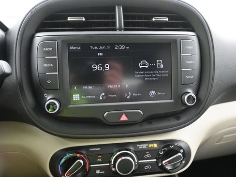 Used 2024 Kia Soul LX FWD image 15