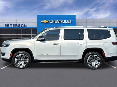 Used 2023 Jeep Wagoneer 4WD w/ Premium Group I image 7