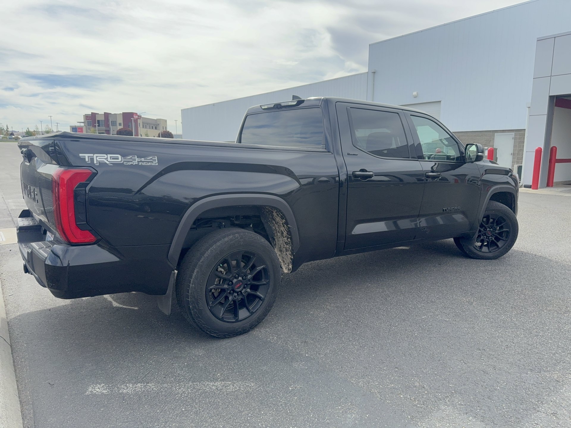 Used 2024 Toyota Tundra Limited w/ TRD Off-Road Package AWD/4WD image 33