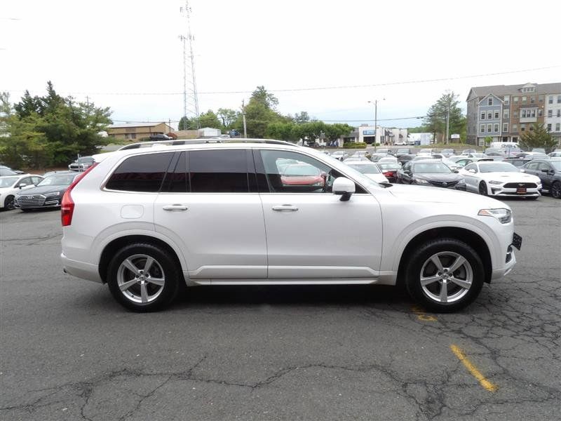 Used 2018 Volvo XC90 T5 Momentum FWD image 6