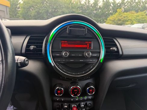Used 2015 MINI Cooper 4-Door Hardtop FWD image 13