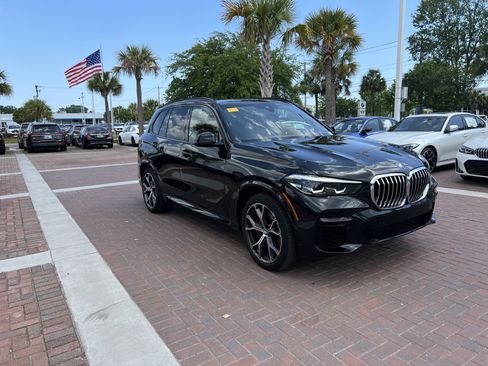 Used 2022 BMW X5 xDrive40i w/ M Sport Package image 2