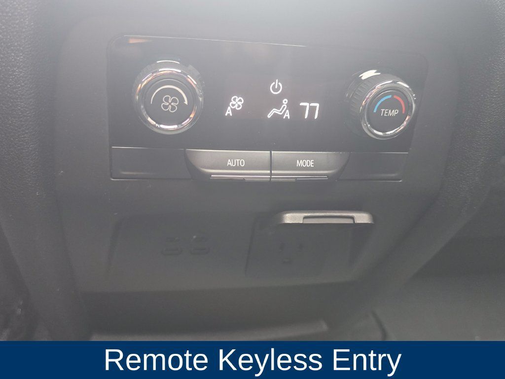 Used 2025 Chevrolet Traverse LT w/ Sun and Wheel Package FWD image 13