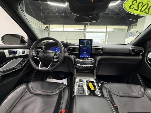 Used 2023 Ford Explorer ST w/ ST Appearance Package AWD/4WD image 12