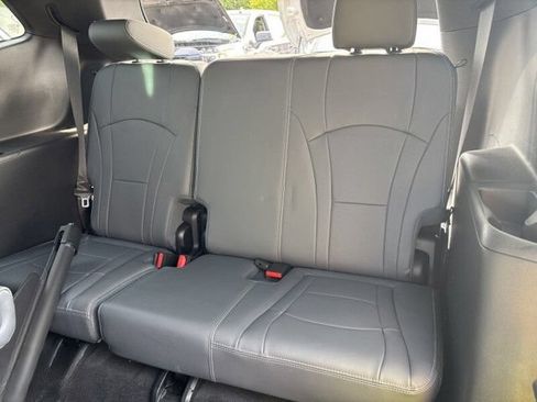 Used 2024 Buick Enclave Essence w/ Sport Touring Edition FWD image 5
